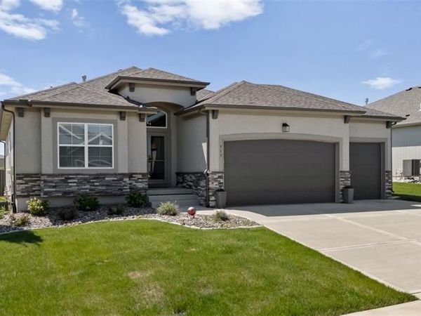 913 Zennor Lane, Raymore, MO 64083
