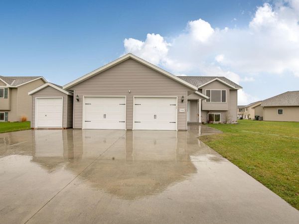 548 11th Avenue NE, Melrose, MN 56352