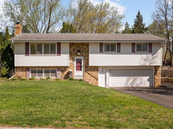 2600 E 121st Street , Burnsville, MN 55337