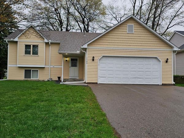 1799 Hilo Avenue N, Oakdale, MN 55128