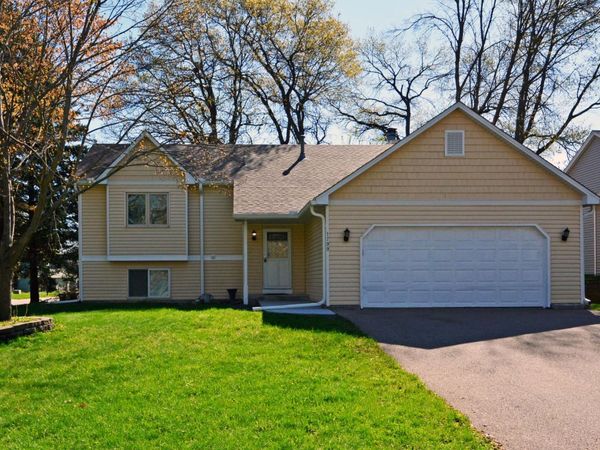 1799 Hilo Avenue N, Oakdale, MN 55128