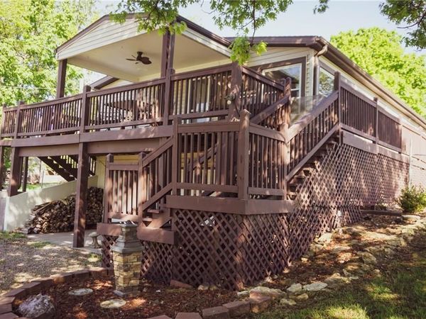 33 Lakeview Lane, Linn Valley, KS 66040
