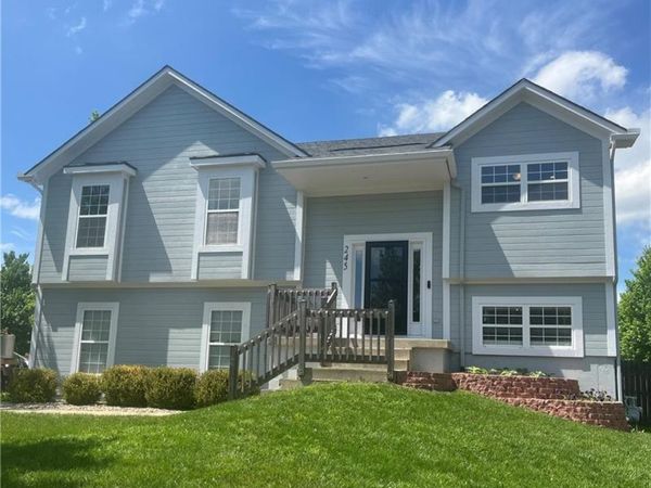 245 W Cheyenne Street, Gardner, KS 66030