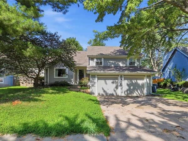 1819 S STAGECOACH Drive, Olathe, KS 66062