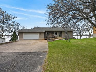 1474 E Lake Brophy Road NW, Alexandria, MN 56308
