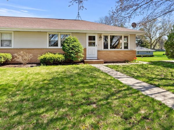 813 Riverview DRIVE, Plymouth, WI 53073
