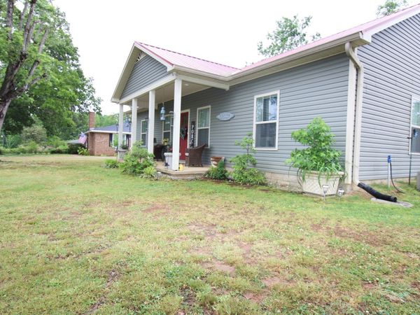 110 Goodman St , Savannah, TN 38372