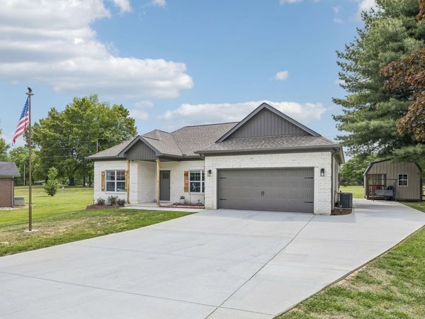 581 Pack Cir , Smithville, TN 37166