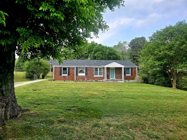 110 Pleasant Dr, Columbia, TN 38401