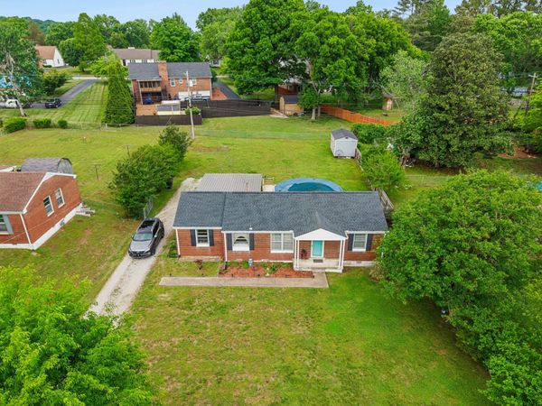 110 Pleasant Dr, Columbia, TN 38401
