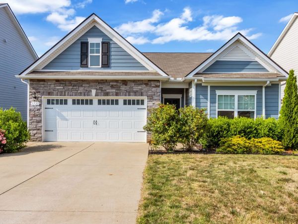 3722 Pelham Wood Dr, Murfreesboro, TN 37128