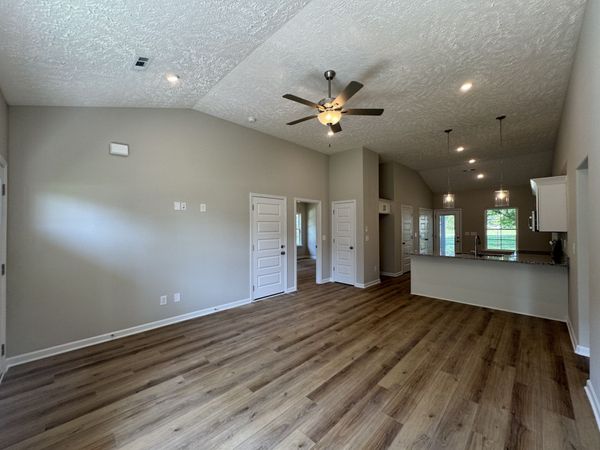 37 Laurel View St , Manchester, TN 37355