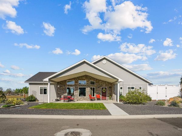 930 Applewood Dr, Buhl, ID 83316