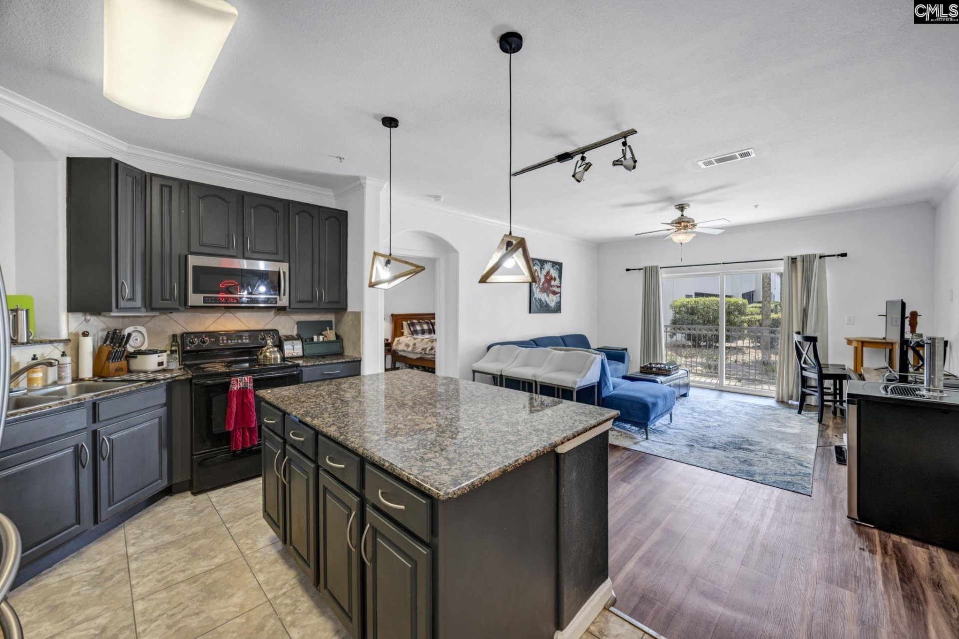 1085 Shop Road  Photo 11