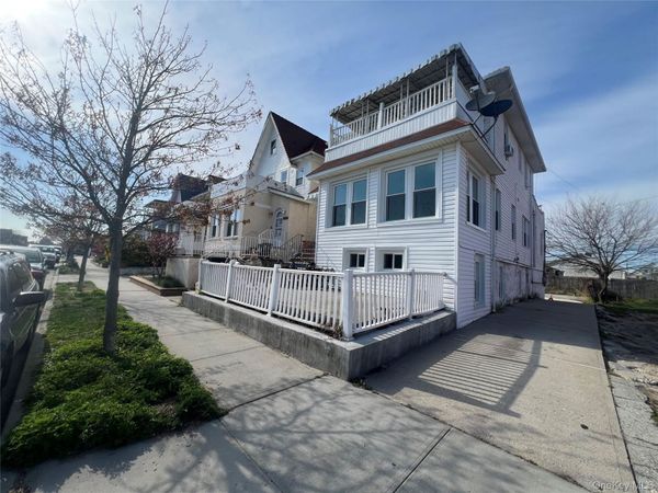 227 E Chester Street , Long Beach, NY 11561