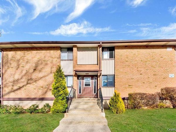 110 Sierra Vista Lane , Valley Cottage, NY 10989