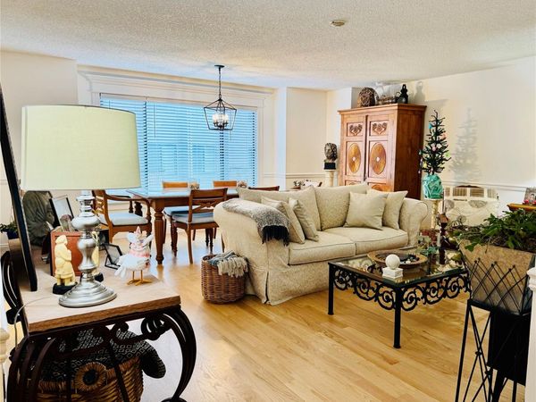 1 Kings Court , Nanuet, NY 10954