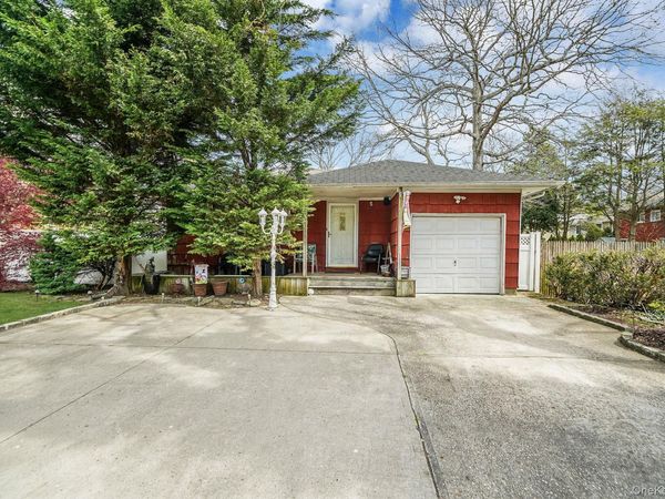 2771 Pond Road , Ronkonkoma, NY 11779