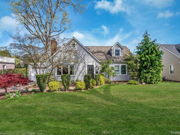 16 Glen Lane , Glen Head, NY 11545