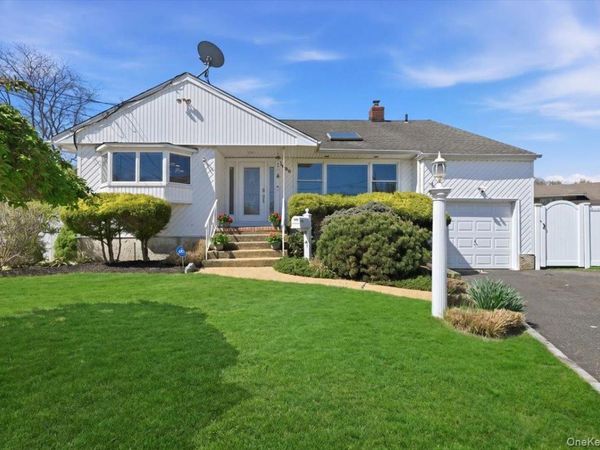 1600 Milburn Court , Wantagh, NY 11793