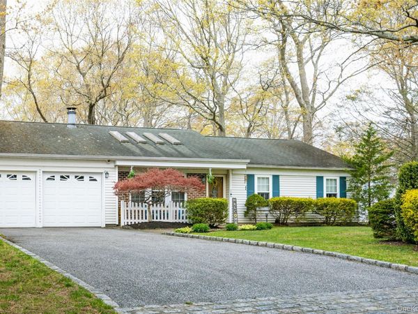 4 Mount Oak Place , Ridge, NY 11961