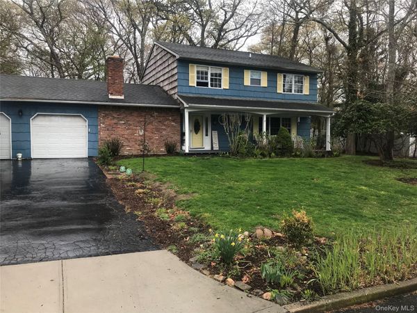 19 Reynolds Road , Shoreham, NY 11786