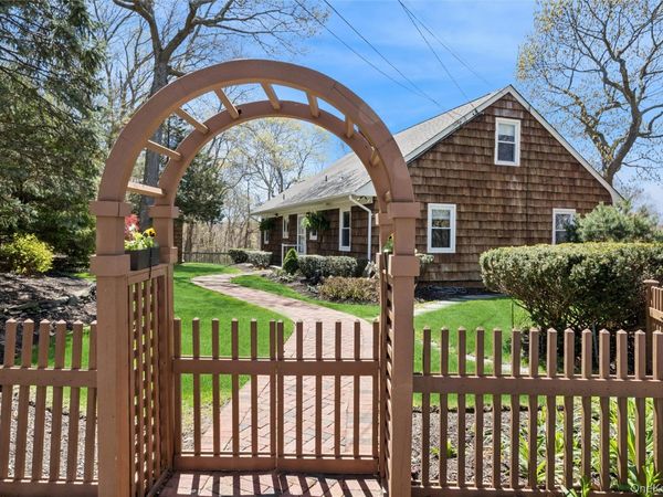 3 Summit Drive, Baiting Hollow, NY 11933