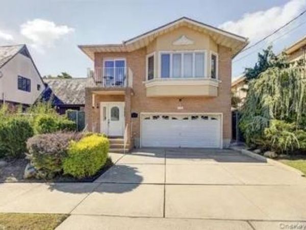 16032 11th Avenue , Whitestone, NY 11357