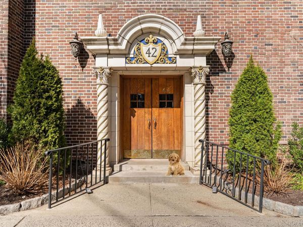 42 Pondfield W, Unit 6D, Bronxville, NY 10708