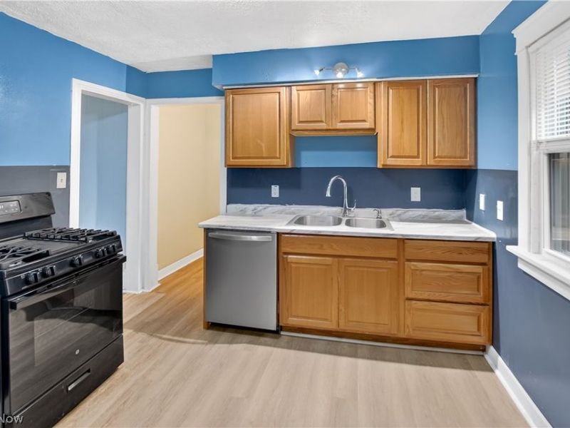 884 Nela View Road, Cleveland Heights, OH 44112 Photo 12