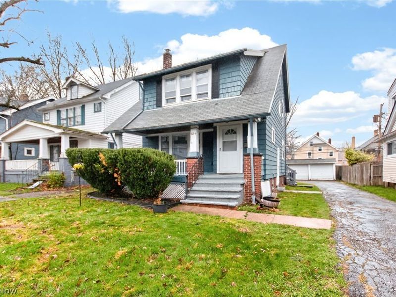 884 Nela View Road, Cleveland Heights, OH 44112 Photo 2