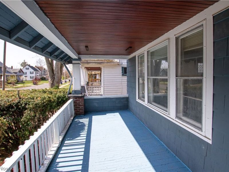 884 Nela View Road, Cleveland Heights, OH 44112 Photo 3