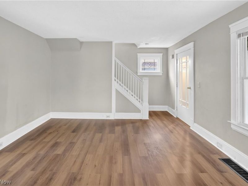 884 Nela View Road, Cleveland Heights, OH 44112 Photo 4