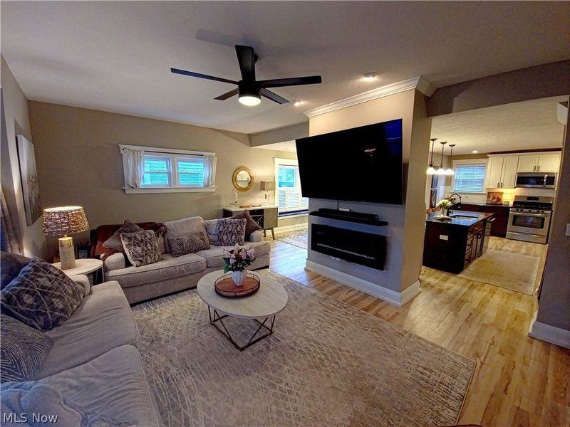 18810 Sloane Avenue, Lakewood, OH 44107 Photo 6