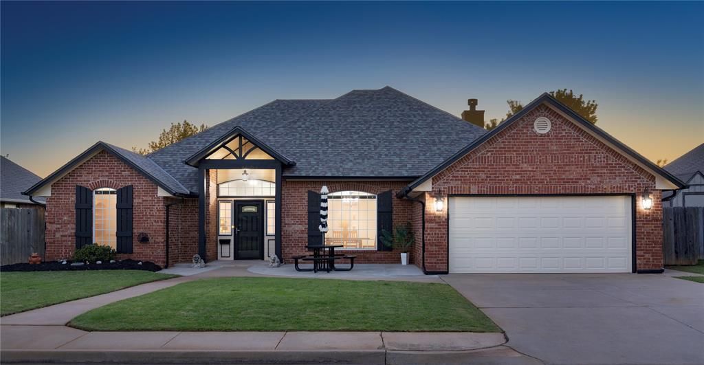 15805 Brenner Pass, Edmond, OK 73013 Main Photo