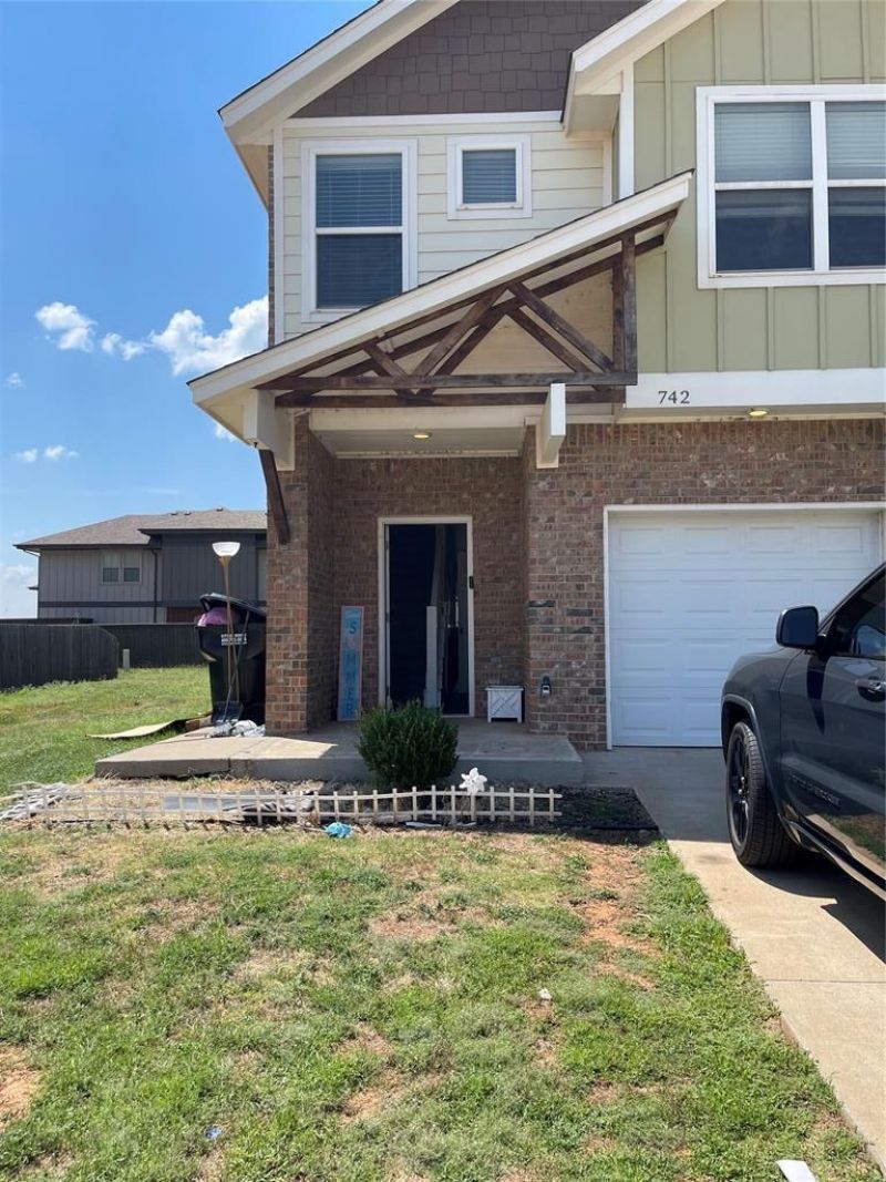 742 SW 14th Street, Moore, OK 73160 Main Photo
