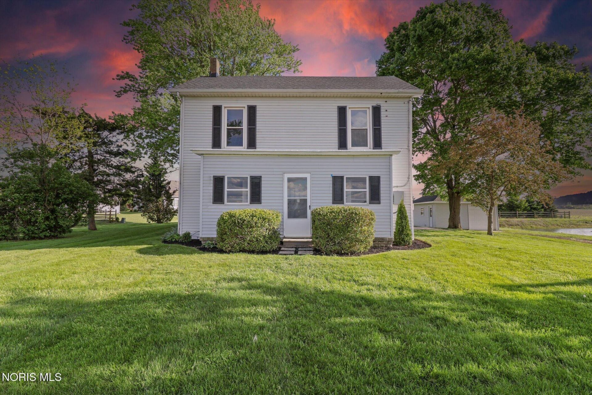 1505 W Poe Road, Bowling Green, OH 43402 Main Photo