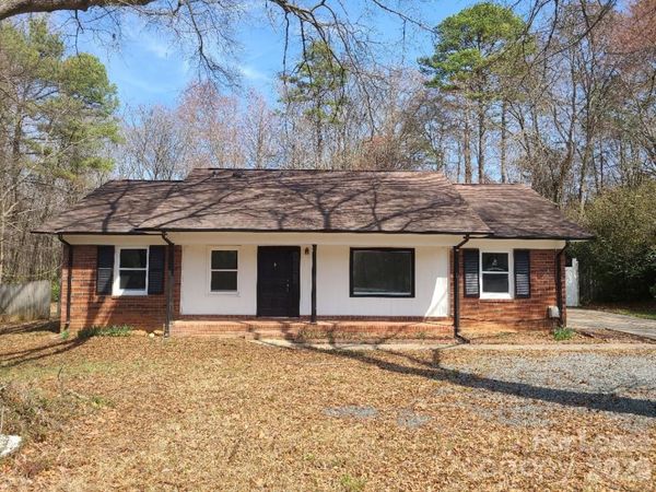 711 E John Street , Matthews, NC 28105