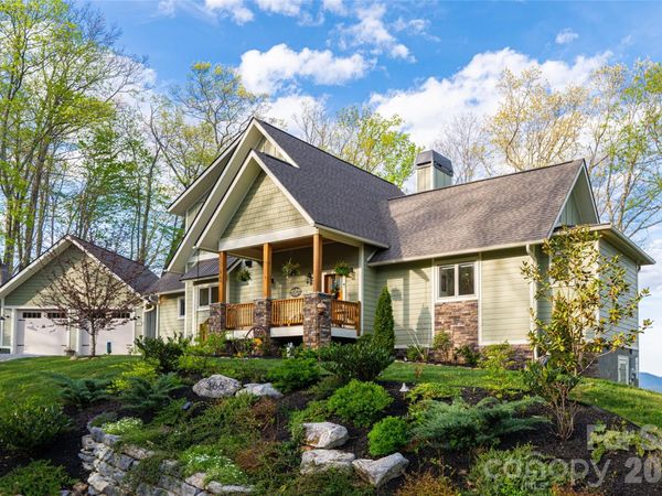 366 Signature Row Boulevard, Waynesville, NC 28785