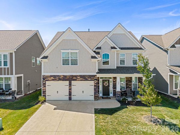 199 Fox Cove Road, Hendersonville, NC 28792