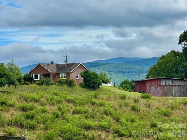 580 Russ Norris Heaton Road , Elk Park, NC 28622