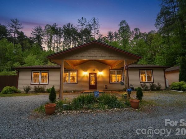 945 N Country Club Road, Brevard, NC 28712