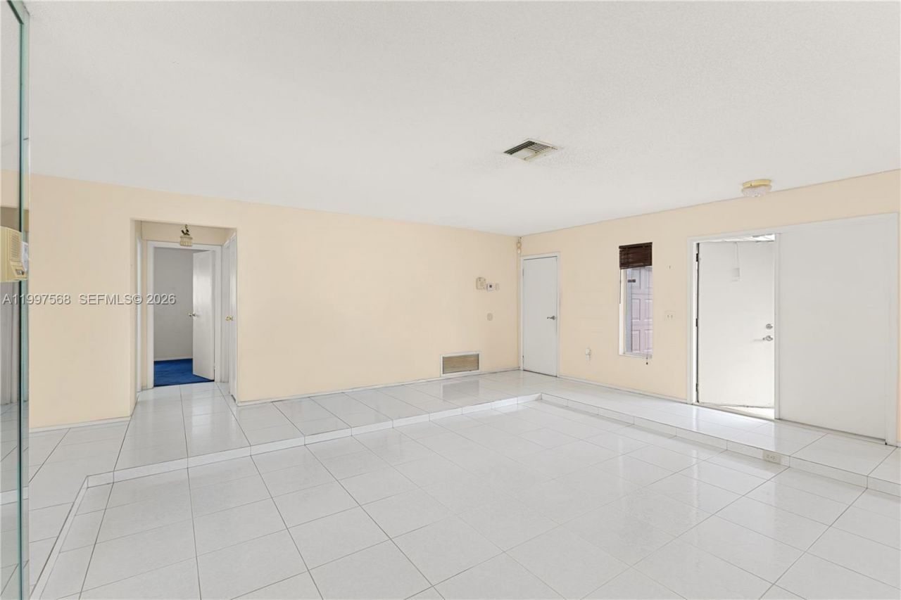 11500 NW 42nd St, Sunrise, FL 33323 Photo