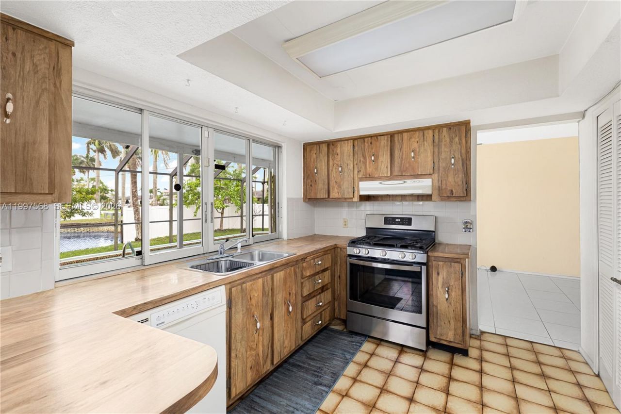11500 NW 42nd St, Sunrise, FL 33323 Photo