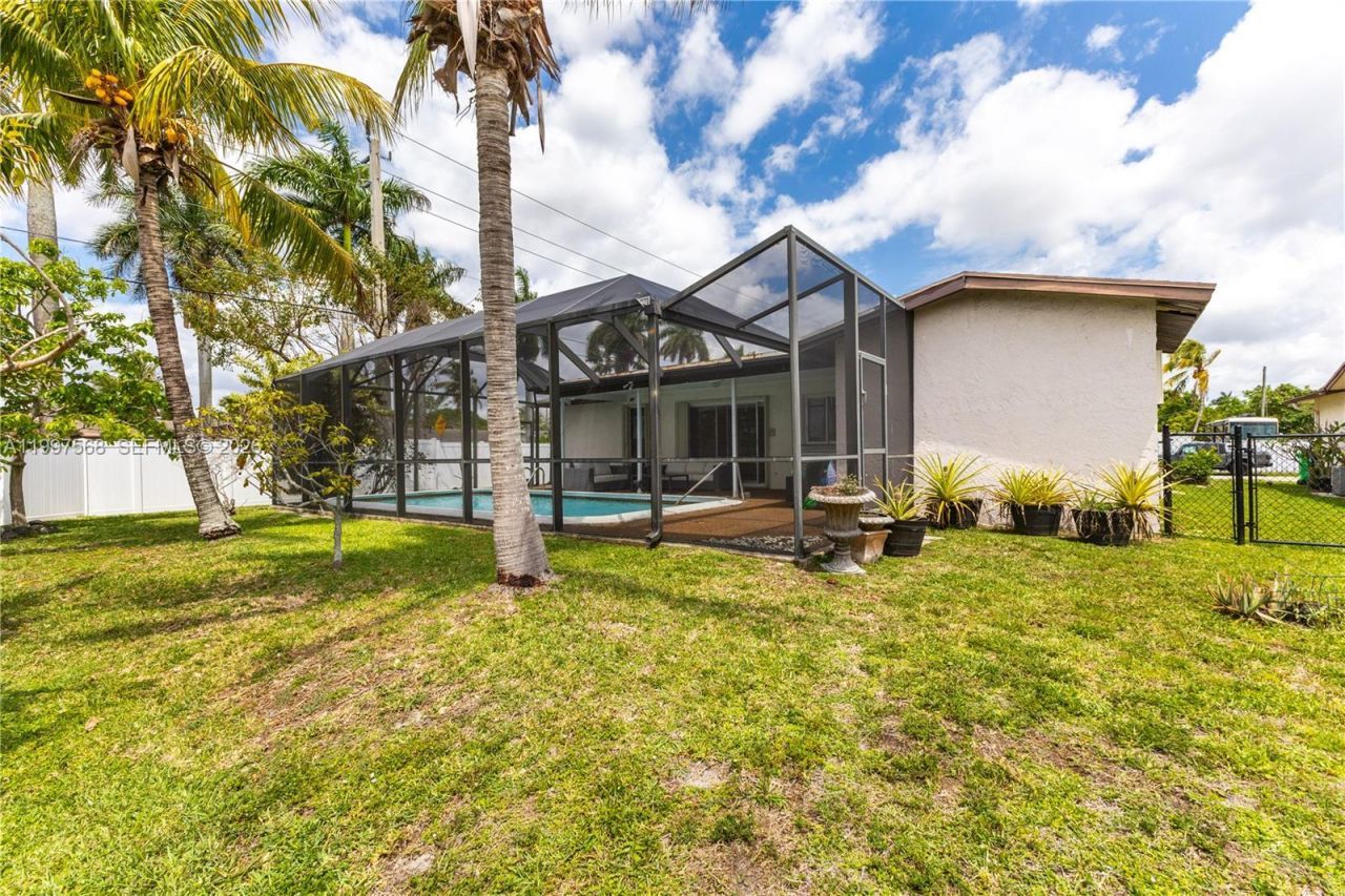 11500 NW 42nd St, Sunrise, FL 33323 Photo