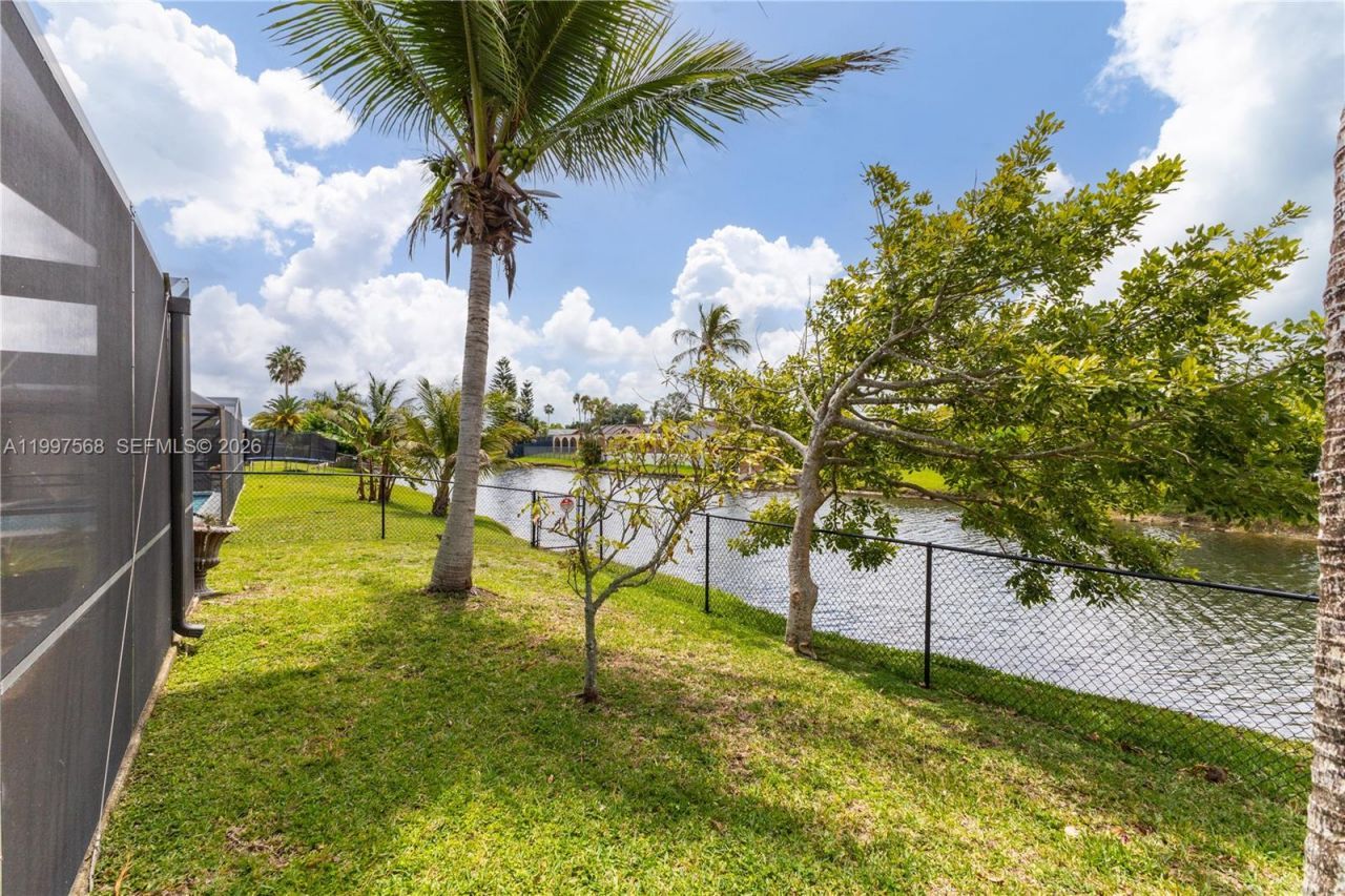 11500 NW 42nd St, Sunrise, FL 33323 Photo