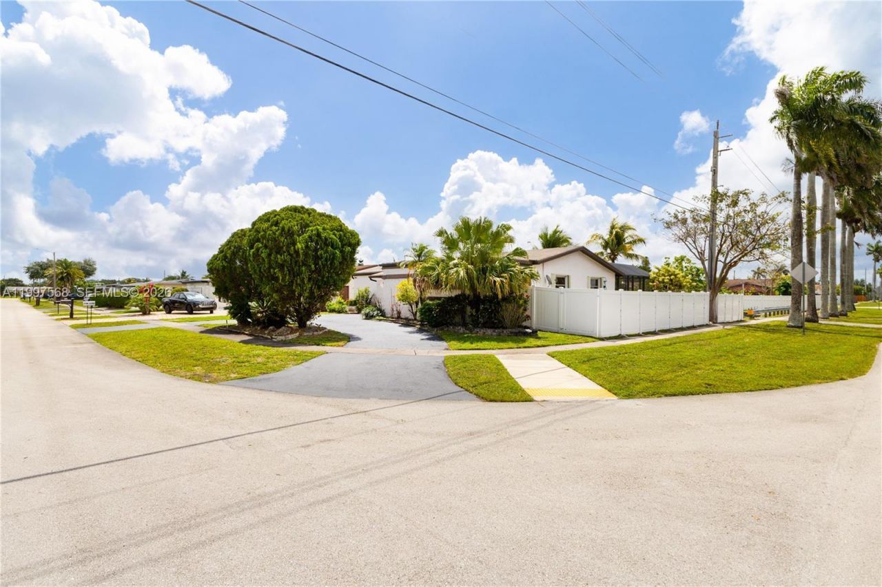 11500 NW 42nd St, Sunrise, FL 33323 Photo