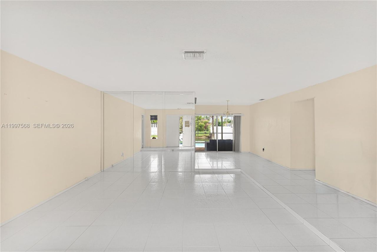 11500 NW 42nd St, Sunrise, FL 33323 Photo