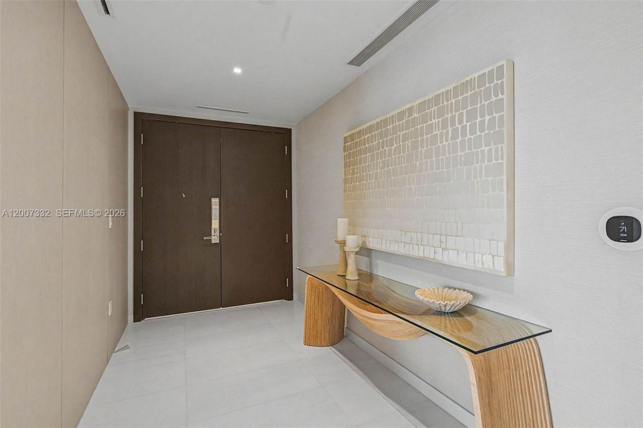 300 Biscayne Blvd Way, Unit 3203, Miami, FL 33131 Photo