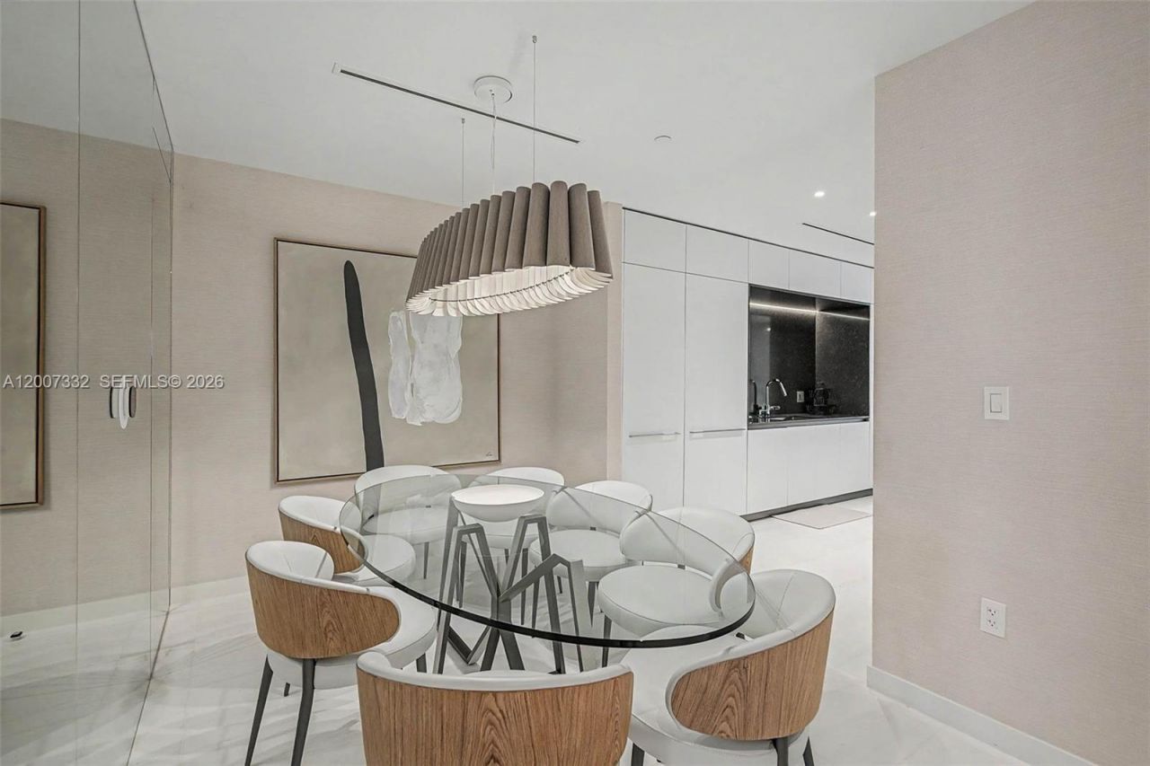 300 Biscayne Blvd Way, Unit 3203, Miami, FL 33131 Photo